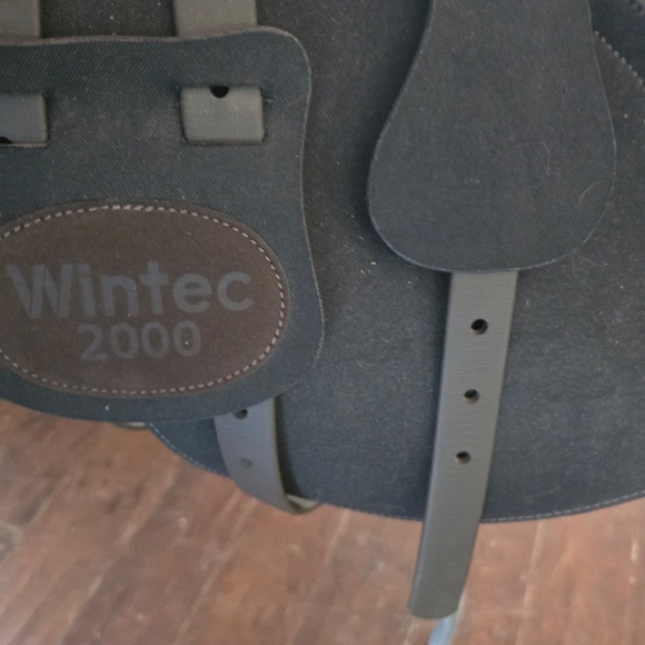 COPY - Wintec 2000 All Purpose Saddle  17.5 " never used spotless   with a dove… - Picture 2 of 12
